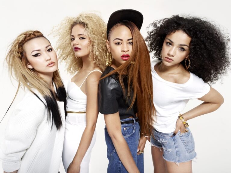 Neon Jungle Set For Acoustic Set at HMV