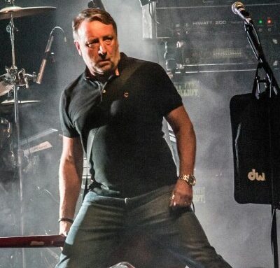 Peter Hook image courtesy Chris-Payne-Manchester-Ritz-682x1024_20151102223718603