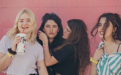 Hinds announce Manchester Academy gig