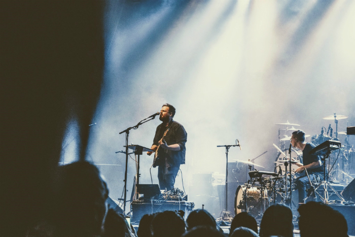 Tom Walker plays at Night and Day