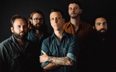 Previewed: American Aquarium at Night and Day