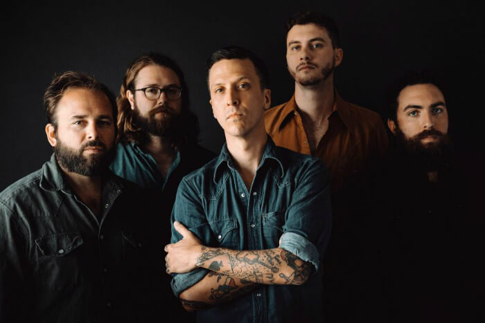 Previewed: American Aquarium at Night and Day