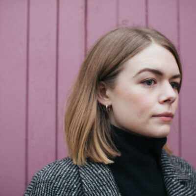 Manchester singer songwriter Chloe Foy