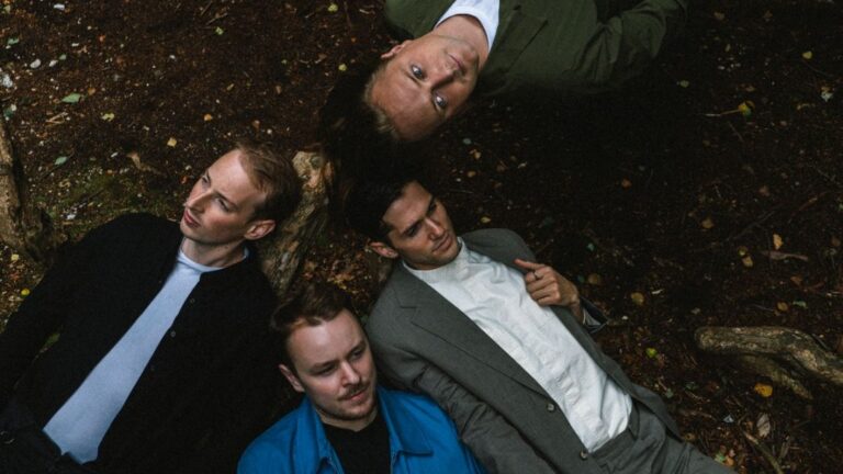 Manchester gigs - Low Island - image courtesy Evelin Van Rei
