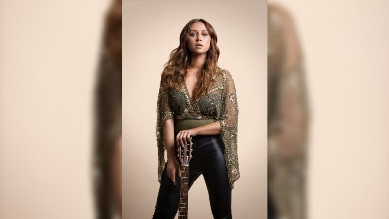 Una Healy - image courtesy Evan Doherty