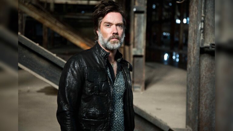 Manchester gigs - Rufus Wainwright - image courtesy Tony Hauser