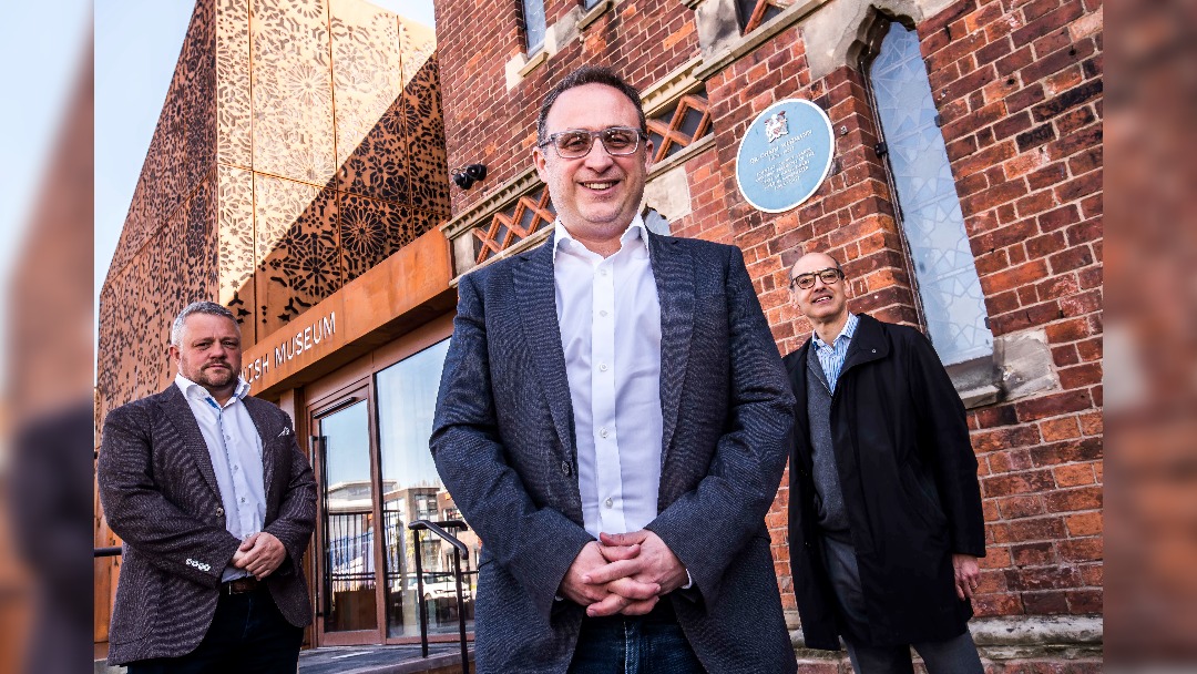 Manchester Jewish Museum - Max Dunbar CEO (centre; Chair of Trustees Andrew Singer QC (right and Rob Smith (left) of HH Smiths and Sons. Image courtesy Christ Payne.
