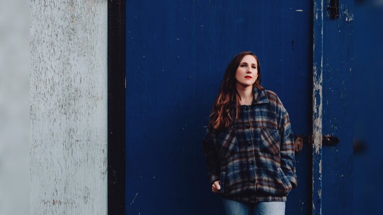 Manchester gigs - Annie Dressner - image courtesy Elly Lucas