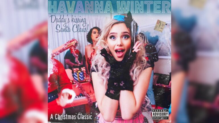 Havanna Winter Daddys Kissing Santa Claus