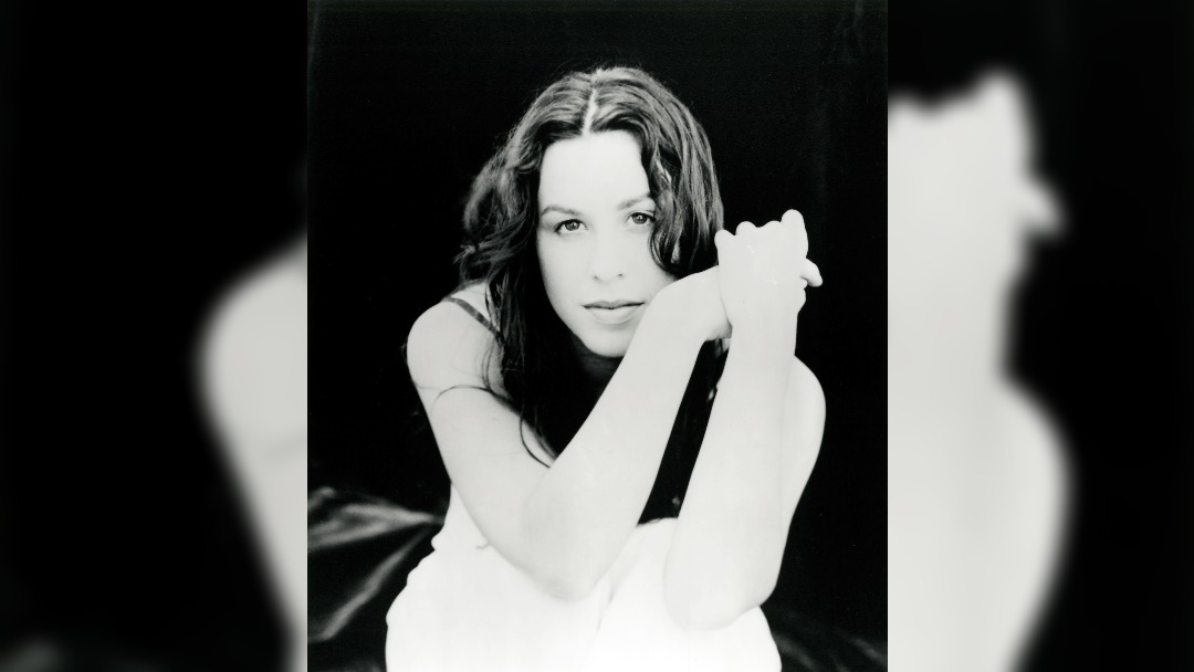 Alanis Morissette to release The Collection on vinyl