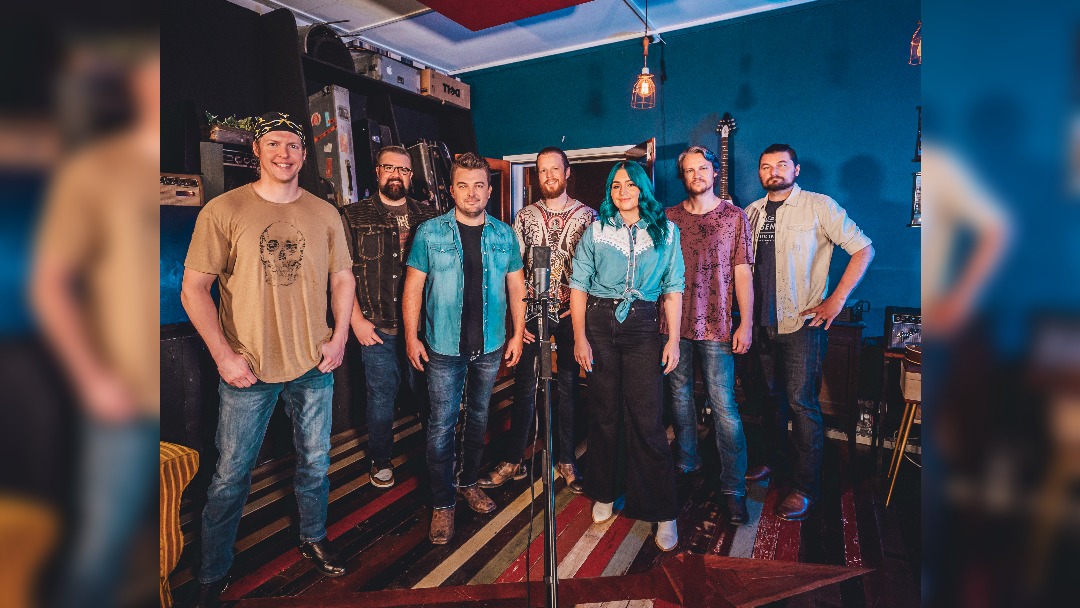 Home Free share new single with Travis Collins and Amy Sheppard | Manchester gig in September