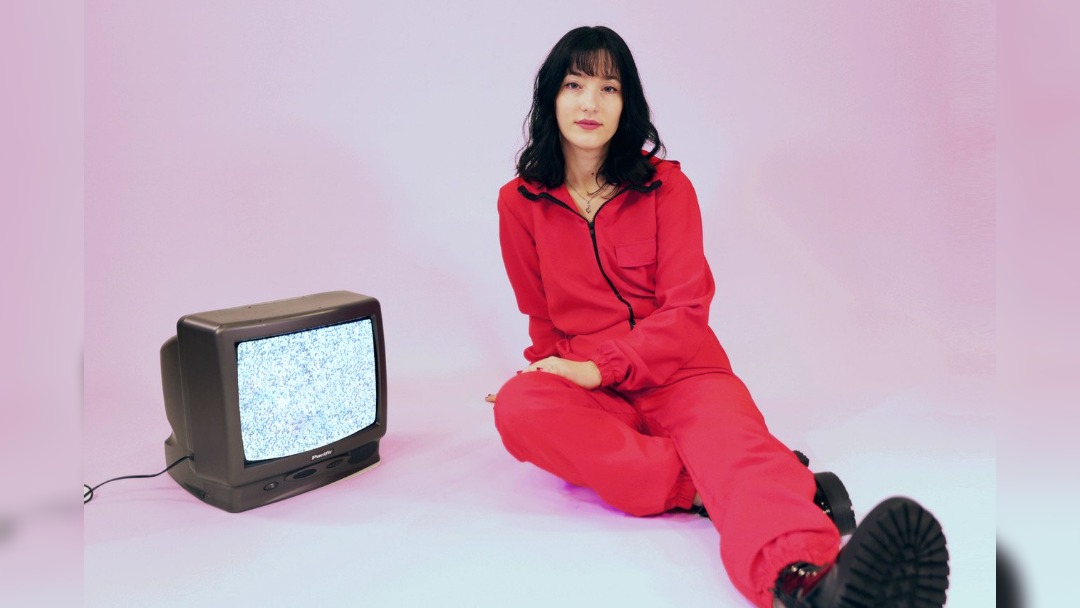 Jewelia shares new single Invisible Wall