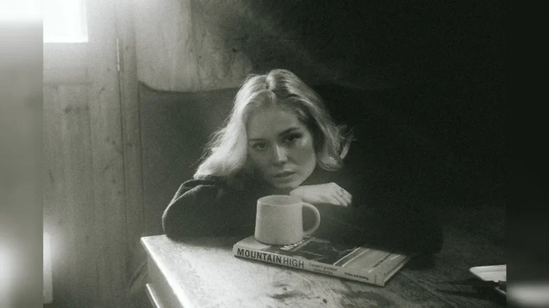 Music - Nina Nesbitt - image courtesy Wolf James