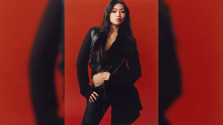 promotional image of Beabadoobee for her UK tour