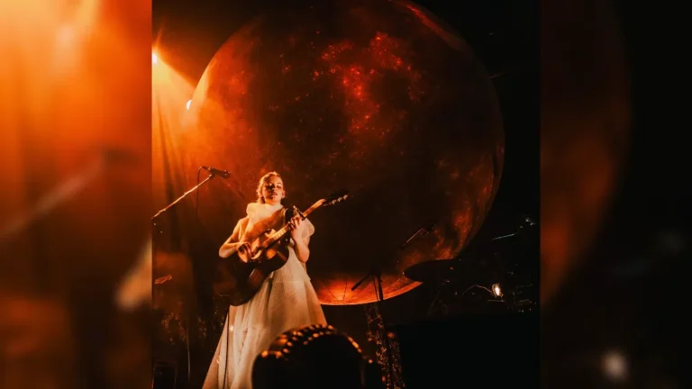 promotional image of Paris Paloma