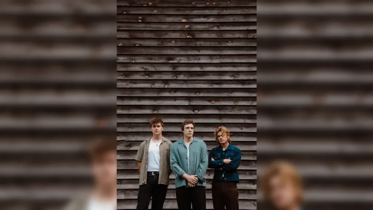 promotional image of UK band Tors ahead of the release of new single Never Give Up. Image courtesy Lauren Kallen.