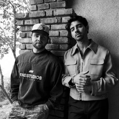 Alex Warren and Joe Jonas - image courtesy Jimmy Fointaine