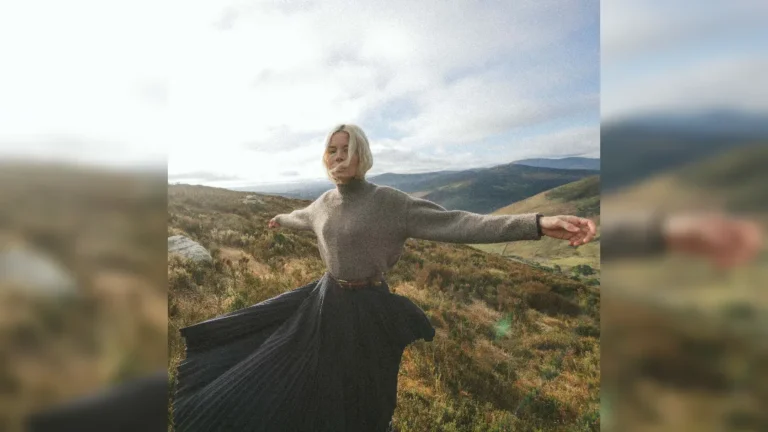 image of Nina Nesbitt performing Caledonia from the official music video