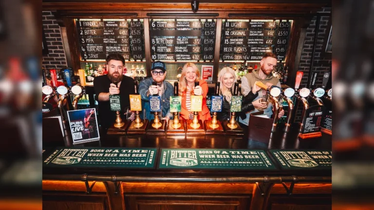 Manchester music - The Lottery Winners launch Pubs Go Live with The British Beer and Pub Association CEO Emma McClarkin