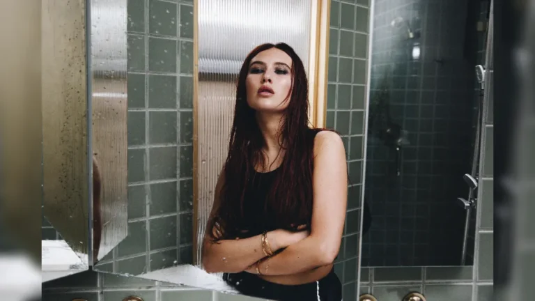 Manchester gigs - Mimi Webb