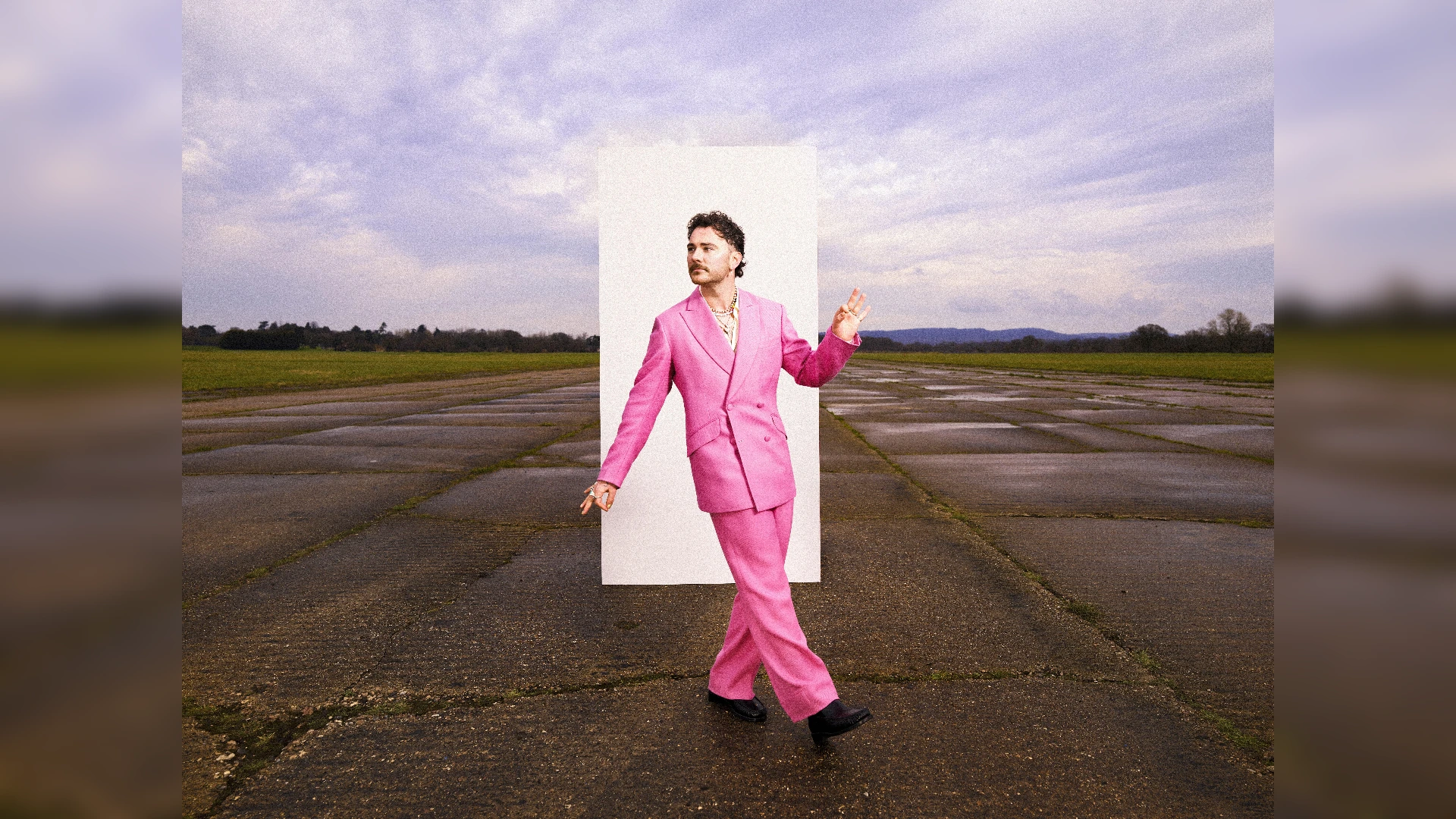 Cian Ducrot will headline at Manchester's Victoria Warehouse. image courtesy Freddie Stinstead